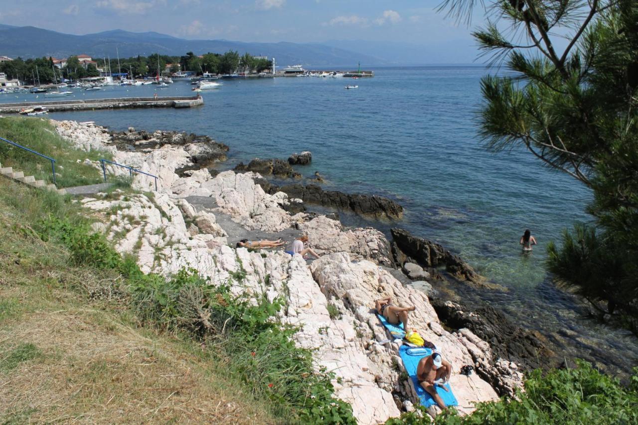 Apartments By The Sea Novi Vinodolski - 5558 Exterior photo